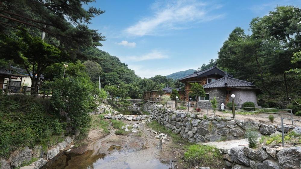 Hoengseong Daraegol Sanbang Pension エクステリア 写真